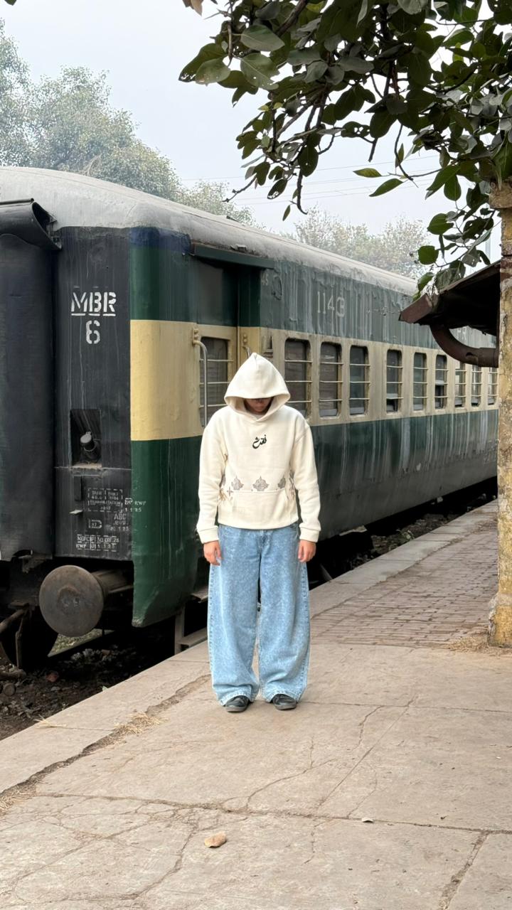 Pullover Street Hoodie (Cream)